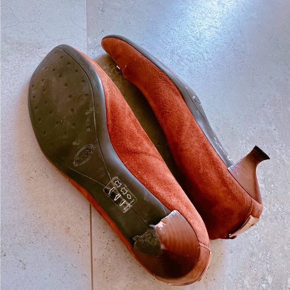 Tod’s suede kitten heel shoes - Picture 3 of 4